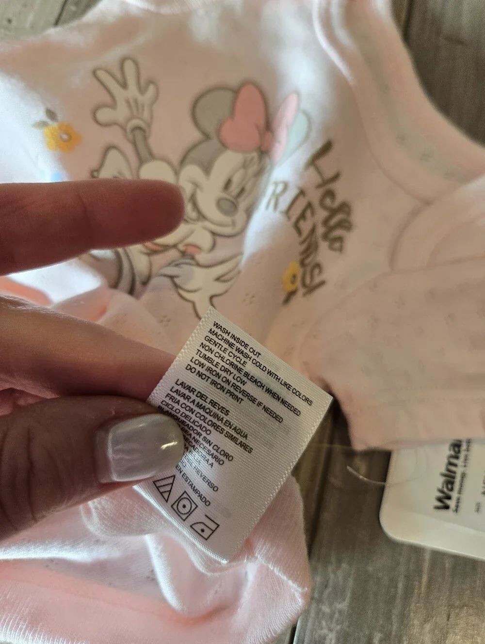 NWT Disney Pink Minnie Mouse Bodysuit with Coordinating Bib – 2pc Size Newborn
